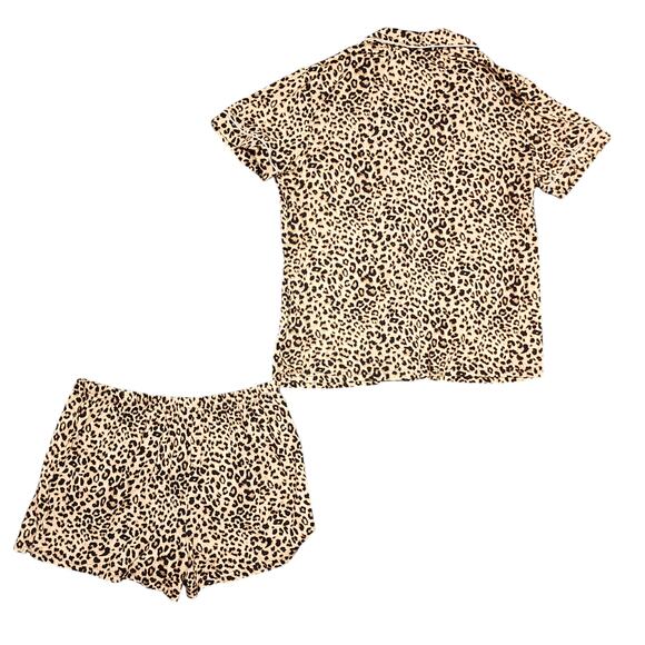 White Mark Short Sleeve Pajama Set Cheetah Animal Print Medium Sleep Set Comfy - Picture 2 of 7